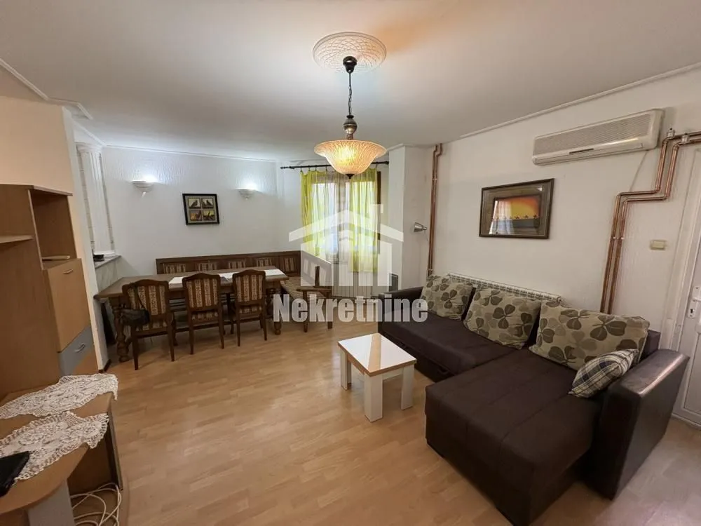 Prodaja, trosoban stan, 71m², Zemun Kalvarija, Zemun Sve Podlokacije