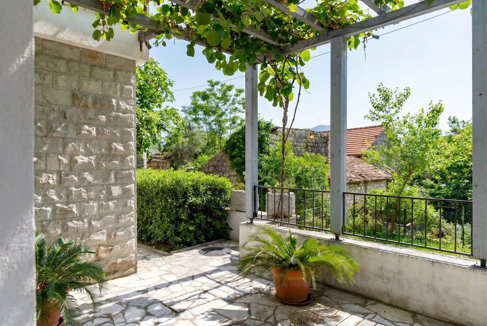 Prodaja, četvorosoban stan, 110m², Risan, Kotor