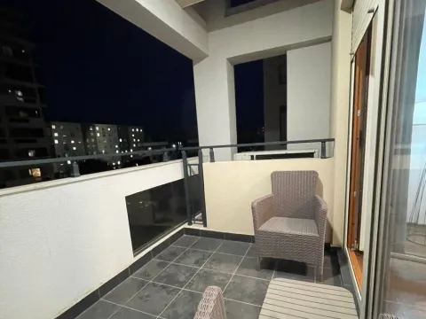 Izdavanje, dvosoban stan, 70m², Master Kvart, Podgorica - image 16