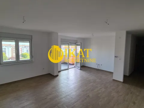 Sale, four bedroom apartment, 95m², Centar, Stara Pazova