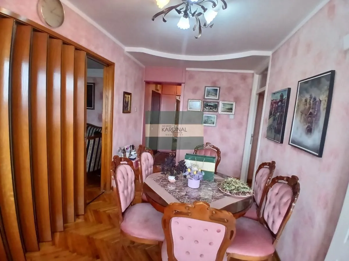 Prodaja, trosoban stan, 73m², Centar, Jagodina