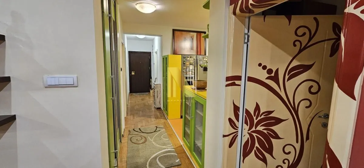 Izdavanje, četvorosoban stan, 92m², Spens, Novi Sad Sve Podlokacije