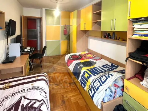 Sale, two bedroom apartment, 70m², Stari Aerodrom, Podgorica - image 6