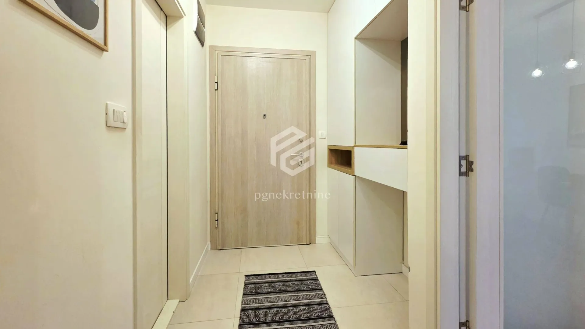 Rent, one bedroom apartment, 50m², Central Point, Podgorica