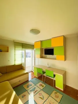 Izdavanje, dvosoban stan, 73m², Stari Aerodrom, Podgorica - image 2