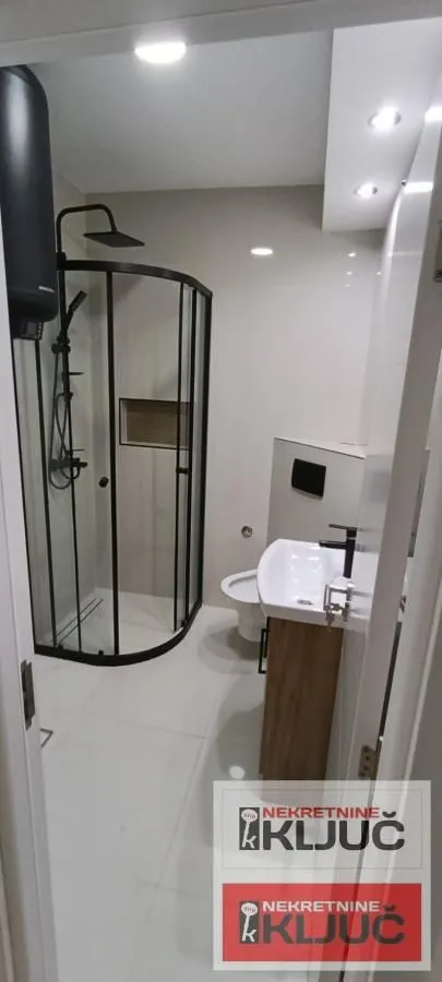 Prodaja, dvosoban stan, 51m², Rotkvarija, Novi Sad Sve Podlokacije