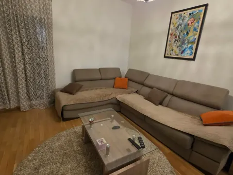 Izdavanje, dvosoban stan, 72m², Blok 9, Podgorica - image 5