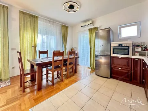 Prodaja, dvosoban stan, 98m², Bečići, Budva - image 3