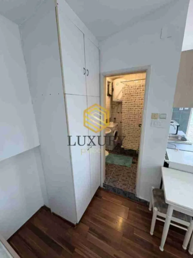 Izdavanje, garsonjera, 30m², Blok 5, Podgorica