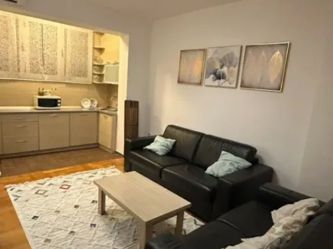 Izdavanje, dvosoban stan, 66m², Centar, Podgorica - image 3