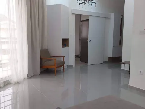 Izdavanje, jednosoban stan, 63m², Slovenska Plaža, Budva - image 2