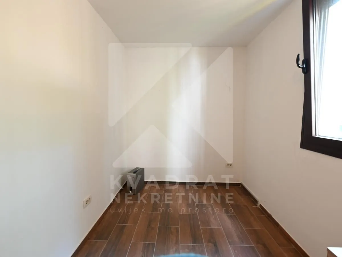 Rent, office space, 80m², Blok 5, Podgorica