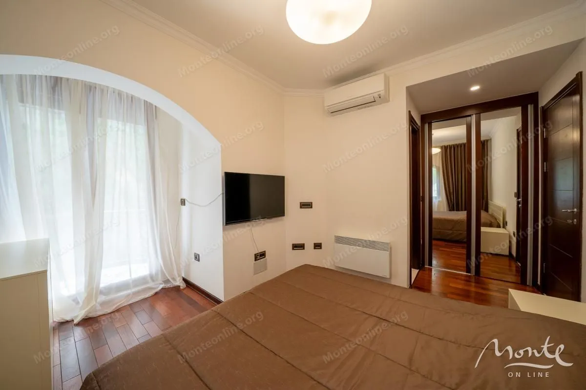Sale, two bedroom apartment, 88m², Petrovac, Budva