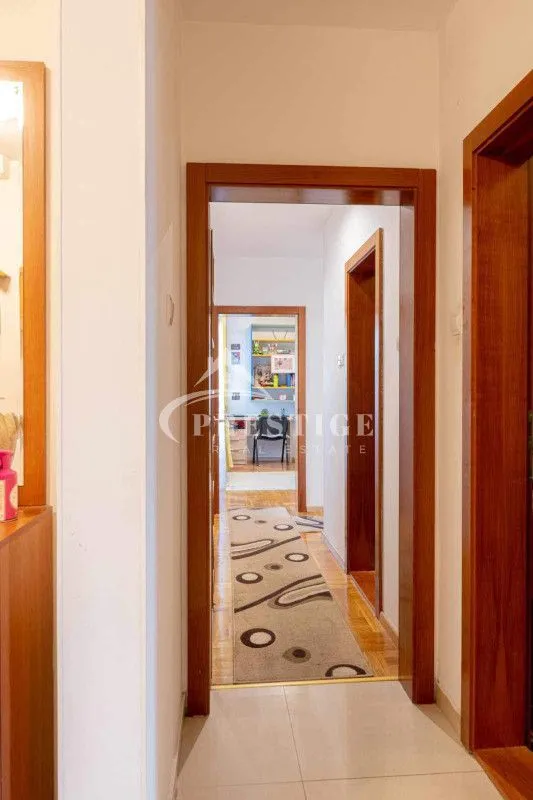 Sale, three bedroom apartment, 200m², Blok 6, Podgorica
