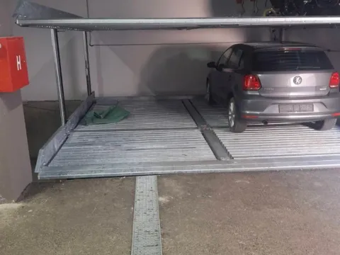 Parking garaža in Zemun Gornji Grad