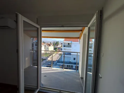 Rent, one bedroom apartment, 42m², Zagorič, Podgorica - image 14