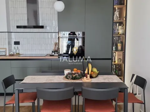 Sale, two bedroom apartment, 70m², Stari Aerodrom, Podgorica - image 7