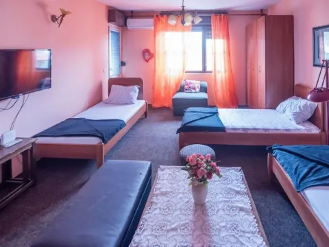 Prodaja, kuća, 220m², Tivat, Crna Gora - image 5