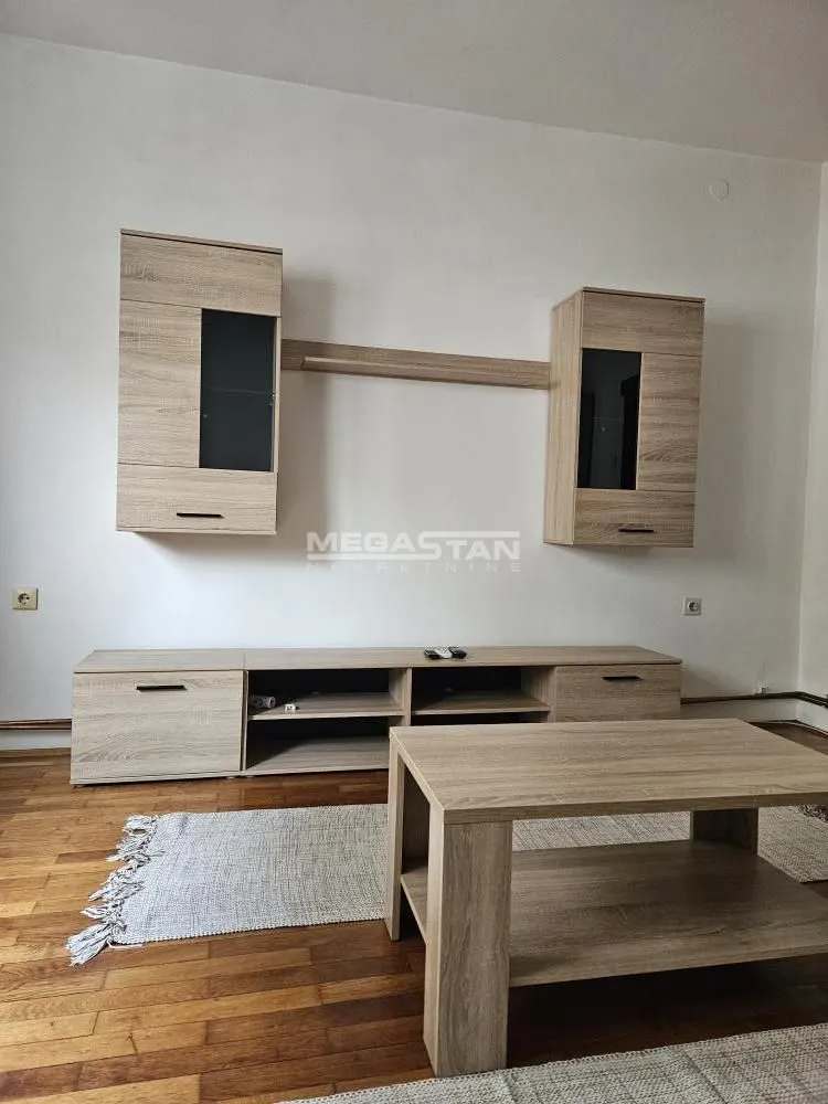 Izdavanje, jednosoban stan, 30m², Đeram Pijaca, Beograd