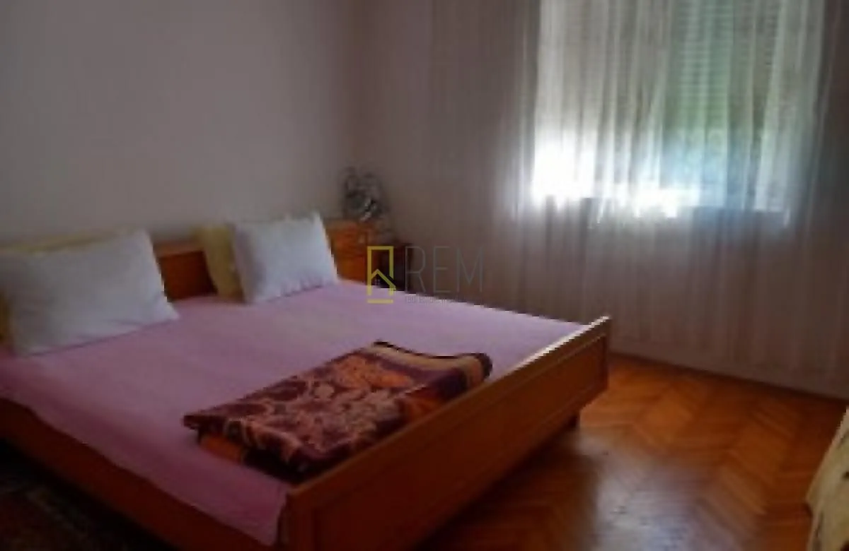 Izdavanje, kuća, 120m², Kunje, Bar