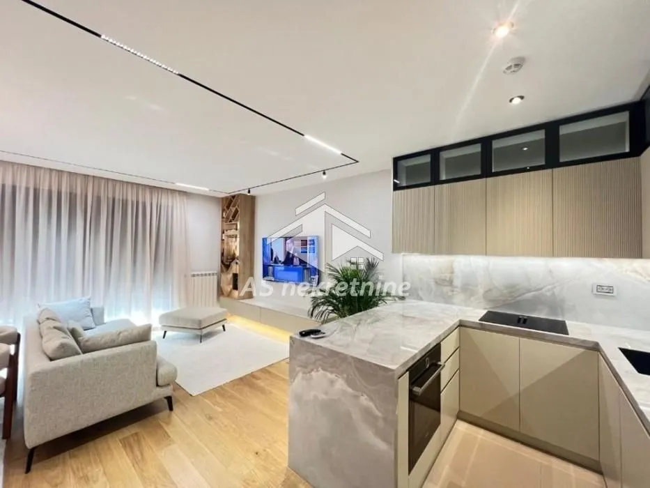 Prodaja, četvorosoban stan, 88m², Neimar, Vračar Sve Podlokacije