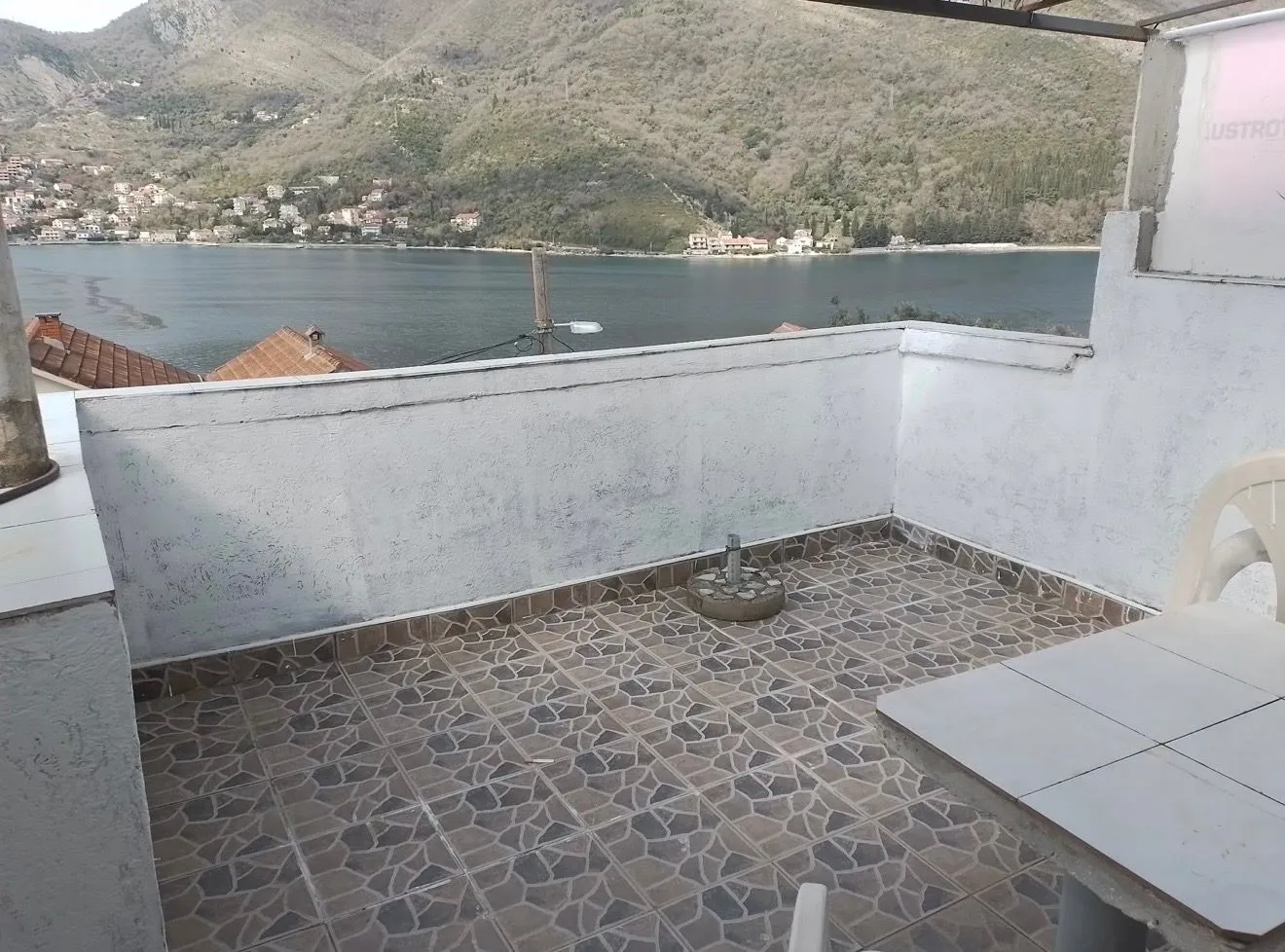 Izdavanje, jednosoban stan, 45m², Lepetani, Tivat