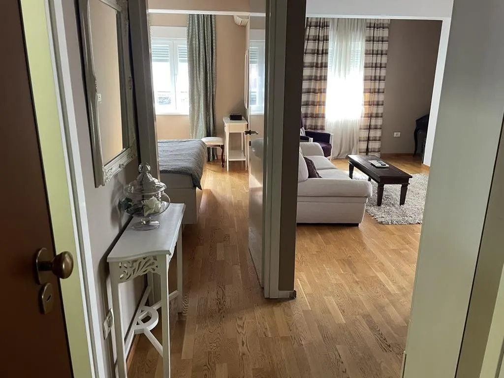 Izdavanje, dvosoban stan, 63m², City Kvart, Podgorica