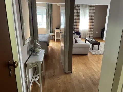 Izdavanje, dvosoban stan, 63m², City Kvart, Podgorica - image 4