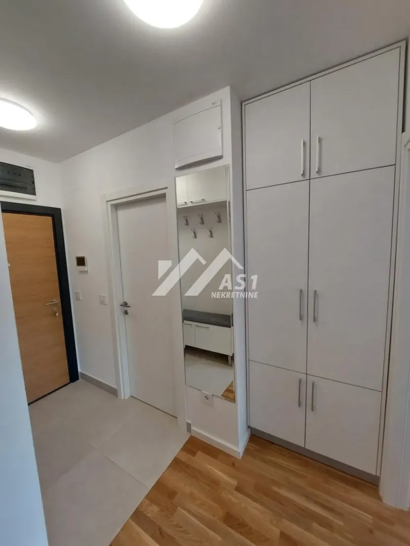 Izdavanje, jednosoban stan, 39m², Bulevar Evrope, Novi Sad Sve Podlokacije