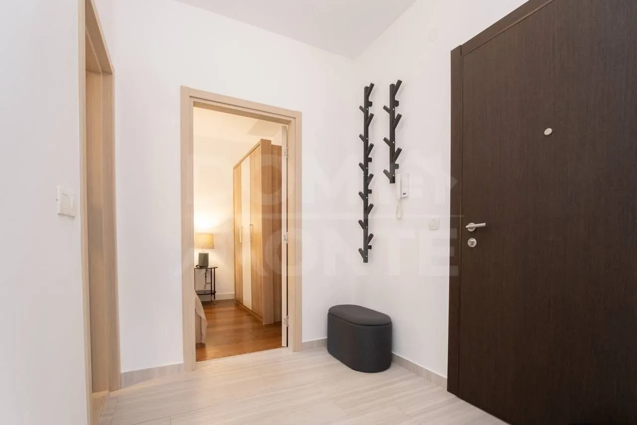 Rent, one bedroom apartment, 65m², Budva okolina, Budva