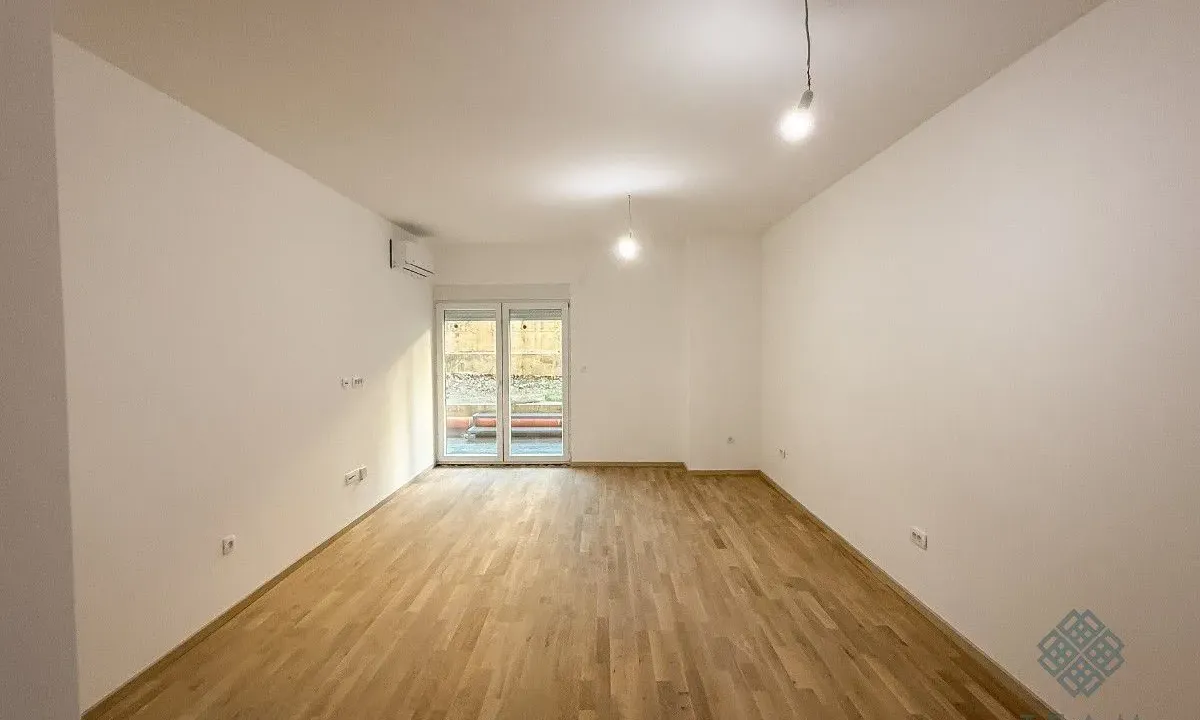 Prodaja, jednosoban stan, 54m², Autobuska stanica, Podgorica