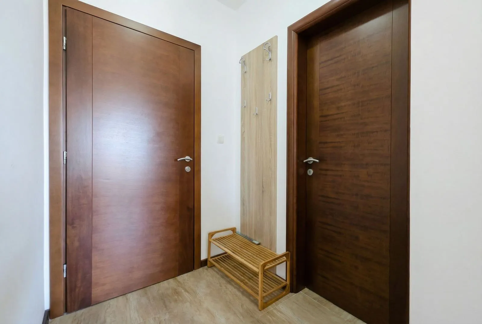 Prodaja, četvorosoban stan, 90m², Tivat, Crna Gora