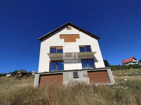 Kuća in Centar