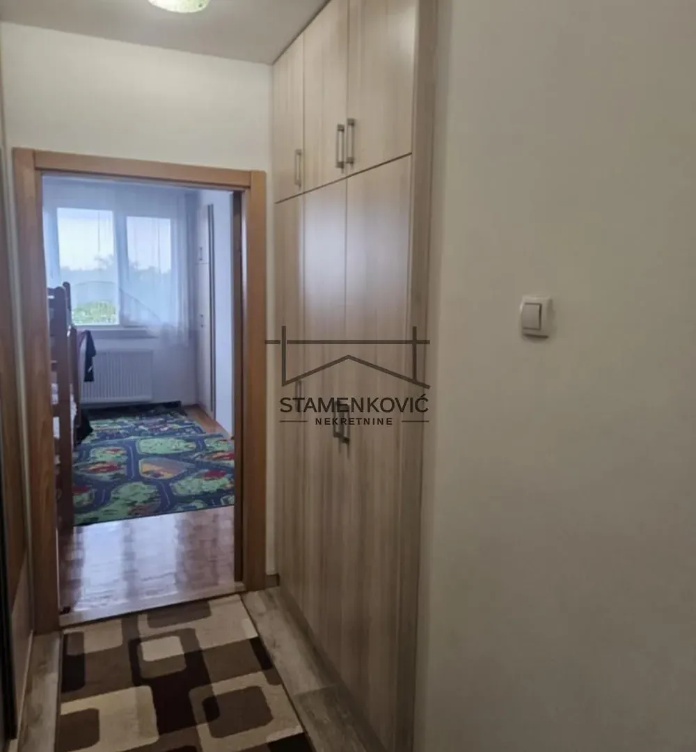 Prodaja, trosoban stan, 56m², Železnička Stanica, Novi Sad Sve Podlokacije