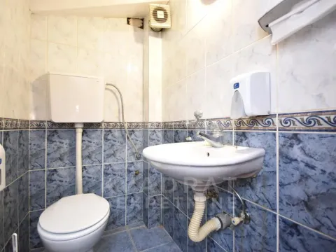 Rent, office space, 131m², Centar, Podgorica - image 20