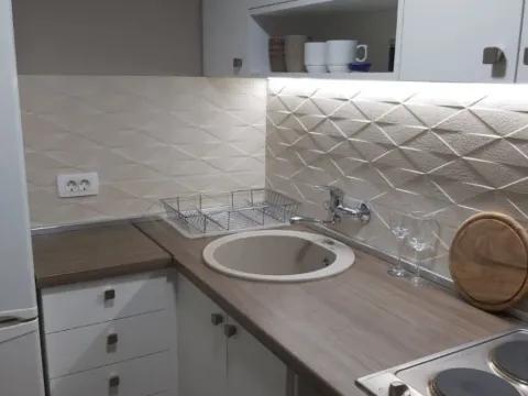 Izdavanje, garsonjera, 22m², Centar, Budva - image 11