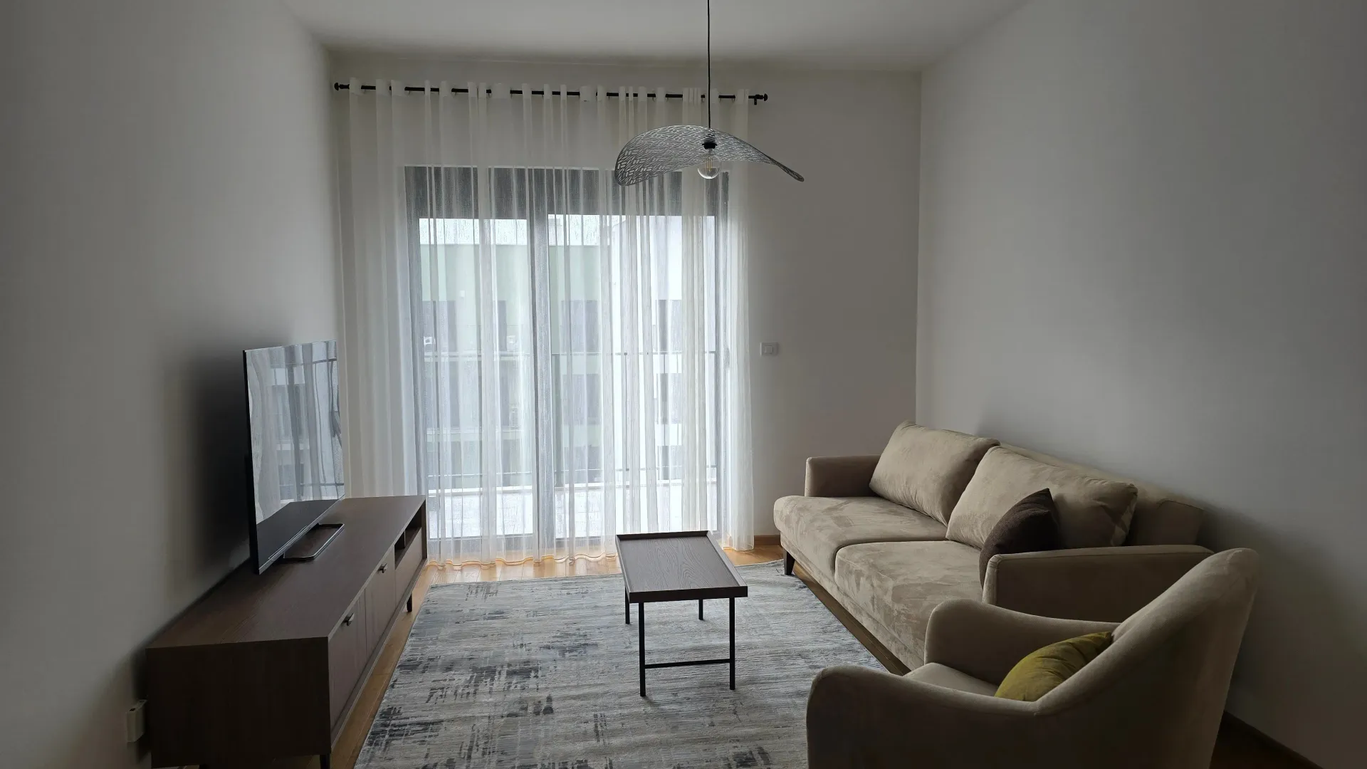 Izdavanje, jednosoban stan, 51m², Dahna, Podgorica