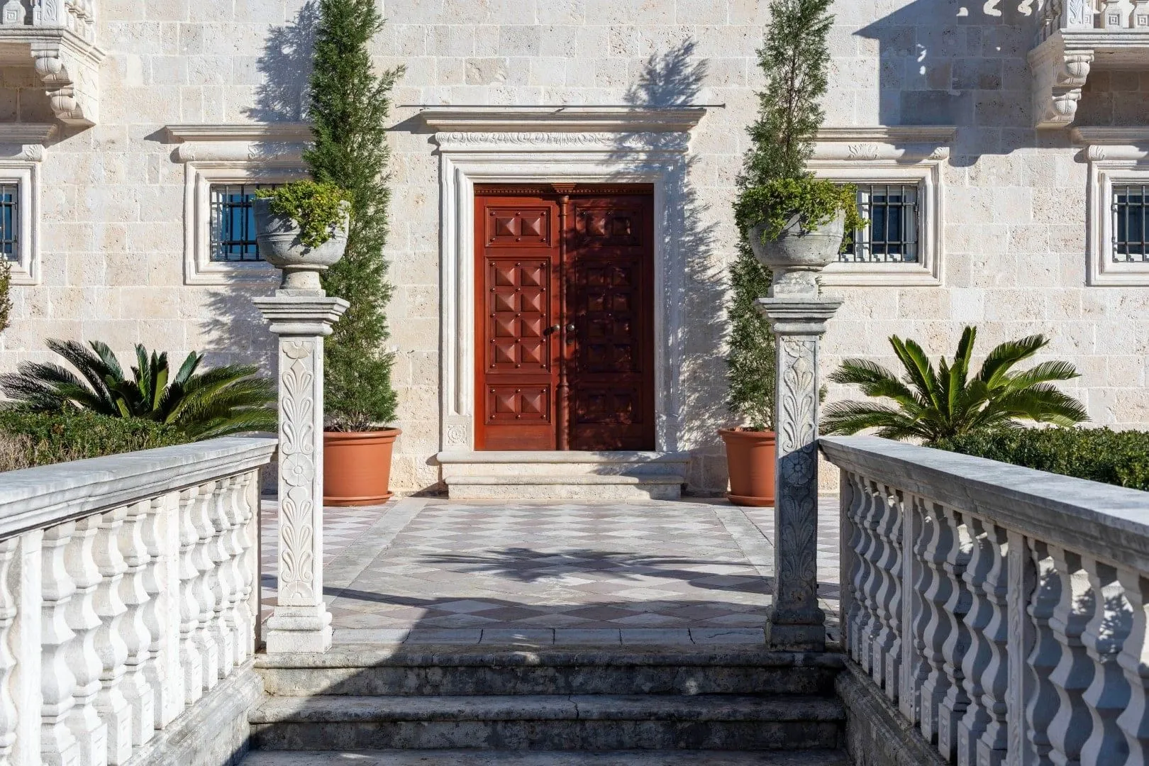 Sale, house, 1100m², Dobrota, Kotor