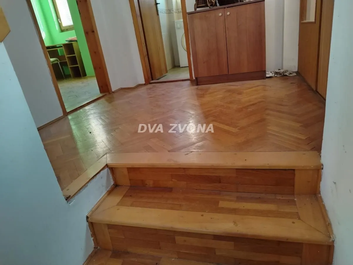 Prodaja, kuća, 170m², Centar, Inđija