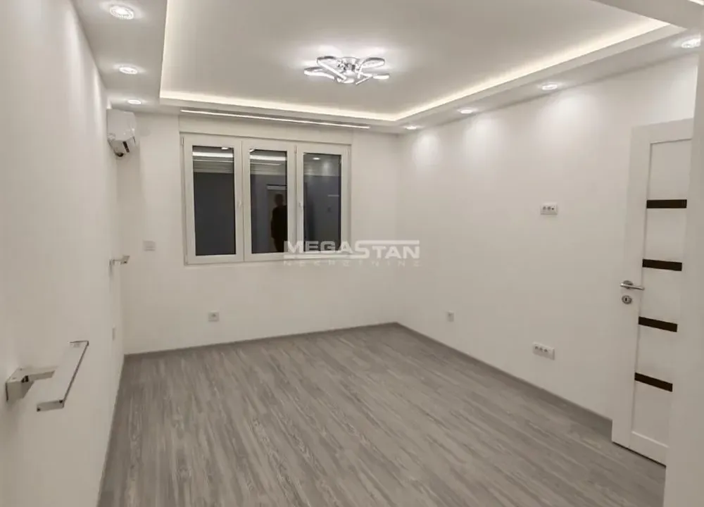 Prodaja, dvosoban stan, 60m², Đeram Pijaca, Beograd