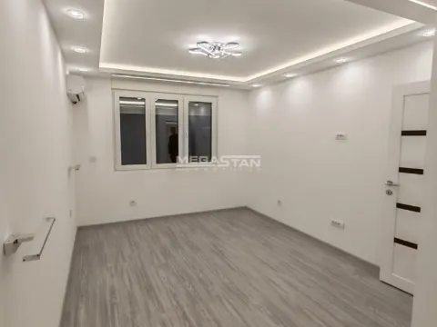 Sale, two bedroom apartment, 60m², Đeram Pijaca, Beograd