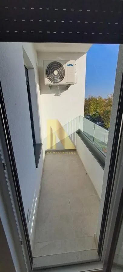 Izdavanje, jednosoban stan, 42m², Salajka, Novi Sad Sve Podlokacije