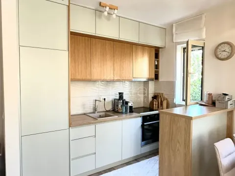 Prodaja, stan, 47m², Tivat, Crna Gora - image 3