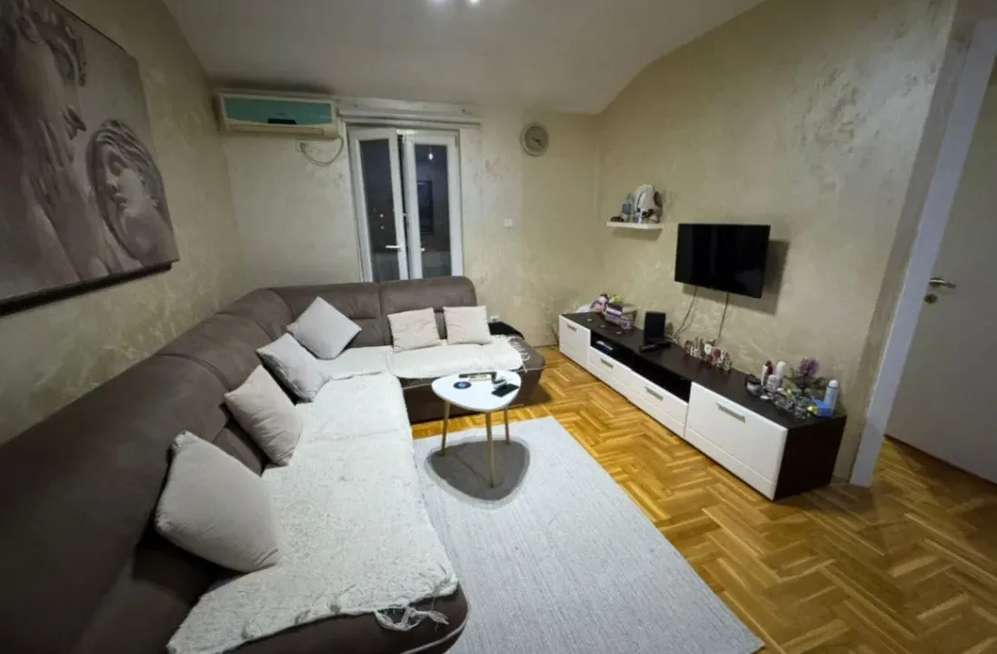 Izdavanje, jednosoban stan, 43m², City Kvart, Podgorica
