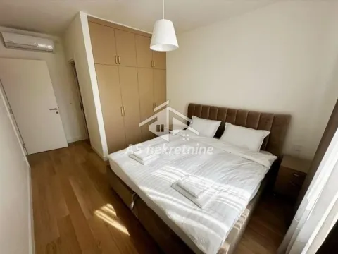 Izdavanje, trosoban stan, 77m², Savski Venac, Beograd - image 5