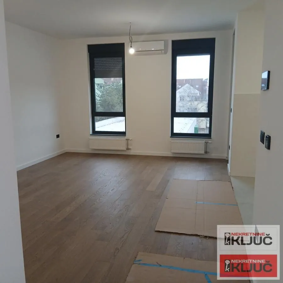 Prodaja, četvorosoban stan, 98m², Grbavica, Novi Sad Sve Podlokacije