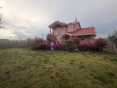 Rent, house, 160m², Podgorica, Crna Gora - image 1