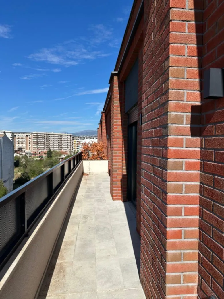 Prodaja, dvosoban stan, 63m², Krivi Most, Podgorica