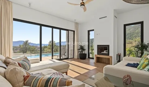 Sale, house, 220m², Kavač, Kotor - image 2