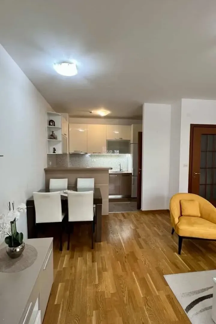 Izdavanje, jednosoban stan, 51m², City Kvart, Podgorica
